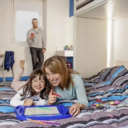 Szálloda Unisotel Ex F1