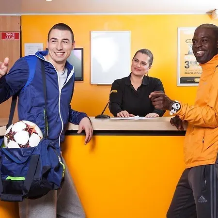 Unisotel Ex F1 Szálloda 2*