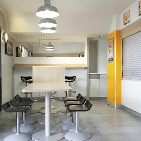 Szálloda Unisotel Ex F1